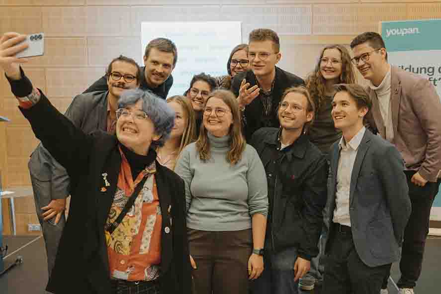 Youpan_BNEWinterfest_BS.jpg Youpan_BNEWinterfest_BS.jpg