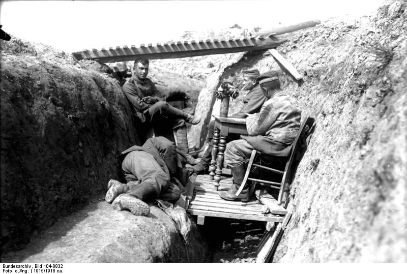 Bundesarchiv_Bild_104_0832_Soldaten_in_Kampfpause_in_Sch_tzengraben.jpg Bundesarchiv_Bild_104_0832_Soldaten_in_Kampfpause_in_Sch_tzengraben.jpg